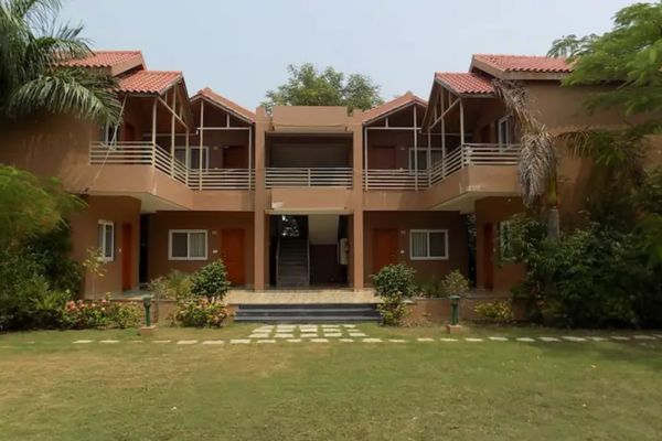 Image of PALM GREENS CLUB